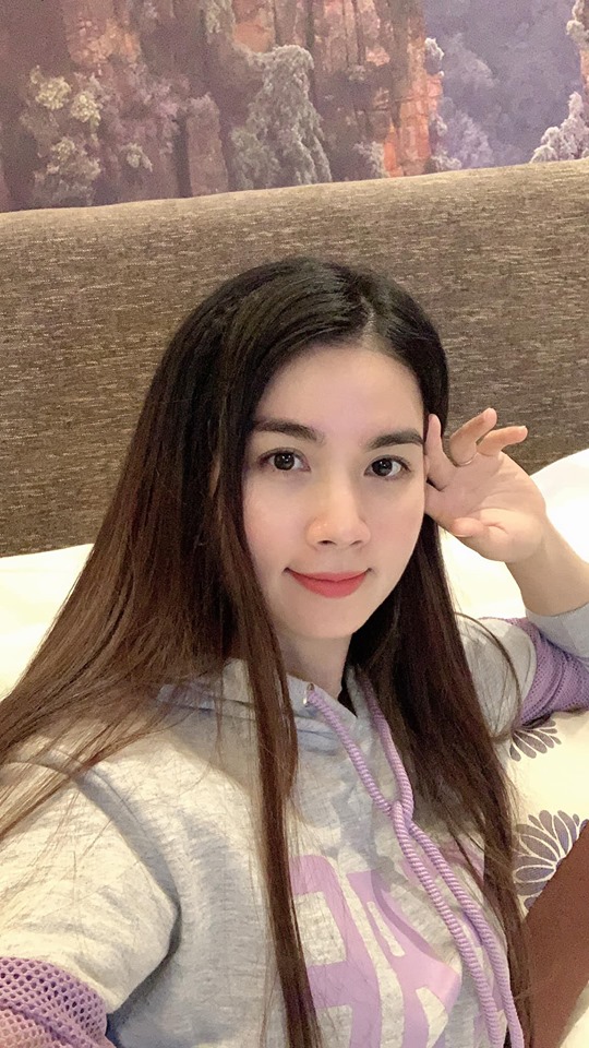 Vừa đến khách sạn là checkin liền cho fan khỏi chờ nè! Vừa đến khách sạn là checkin liền cho fan khỏi chờ nè!