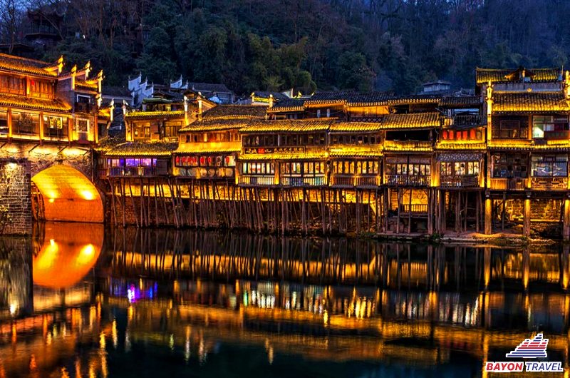 Kiểu kiến trúc này đã đi sâu vào nếp sống của bất cứ ai ở Phượng Hoàng Cổ Trấn Trương Gia Giới Kiểu kiến trúc này đã đi sâu vào nếp sống của bất cứ ai ở Phượng Hoàng Cổ Trấn Trương Gia Giới