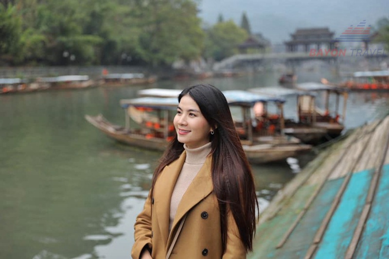 Cô diễn viên tài năng bỗng chốc hóa nàng tiên ở thiên đường du lịch Trương Gia Giới Phượng Hoàng Cổ Trấn Cô diễn viên tài năng bỗng chốc hóa nàng tiên ở thiên đường du lịch Trương Gia Giới Phượng Hoàng Cổ Trấn