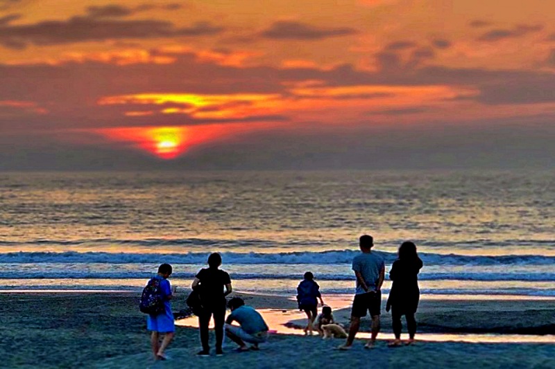 Du lịch Đài Loan cùng người thân hay người yêu ngắm hoàng hôn mùa hè thì còn gì tuyệt bằng nhỉ?? Du lịch Đài Loan cùng người thân hay người yêu ngắm hoàng hôn mùa hè thì còn gì tuyệt bằng nhỉ??