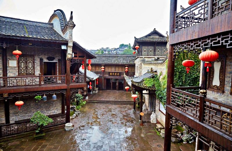 Kiến trúc độc đáo khiến bảo tàng trở thành nơi đáng để ghé thăm khi du lịch Phượng Hoàng Cổ Trấn Kiến trúc độc đáo khiến bảo tàng trở thành nơi đáng để ghé thăm khi du lịch Phượng Hoàng Cổ Trấn