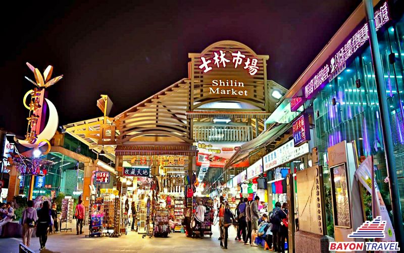Kinh nghiệm du lịch Đài Loan từ A đến Z: Chợ đêm Shilin là chợ đêm sầm uất và náo nhiệt bậc nhất thu hút đông đảo du khách du lịch Đài Loan Kinh nghiệm du lịch Đài Loan từ A đến Z: Chợ đêm Shilin là chợ đêm sầm uất và náo nhiệt bậc nhất thu hút đông đảo du khách du lịch Đài Loan