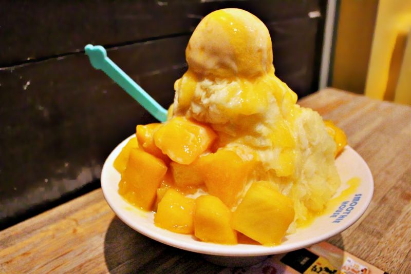 Kinh nghiệm du lịch Đài Loan từ A đến Z: Món đá tuyết xoài là món được ưa chuộng và phổ biến của các du khách khi du lịch Đài Loan Kinh nghiệm du lịch Đài Loan từ A đến Z: Món đá tuyết xoài là món được ưa chuộng và phổ biến của các du khách khi du lịch Đài Loan