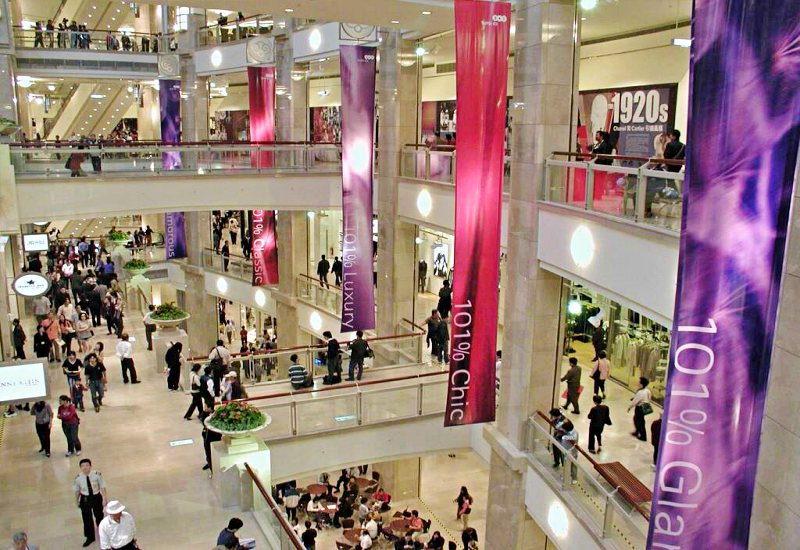 Kinh nghiệm du lịch Đài Loan từ A đến Z: Rất nhiều du khách du lịch Đài Loan đến Taipei 101 để mua sắm Kinh nghiệm du lịch Đài Loan từ A đến Z: Rất nhiều du khách du lịch Đài Loan đến Taipei 101 để mua sắm