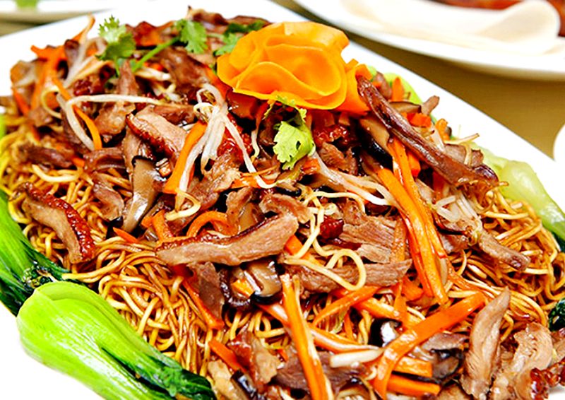 Mỳ xào nước tương nức tiếng du lịch Bắc Kinh Vạn Lý Trường Thành Mỳ xào nước tương nức tiếng du lịch Bắc Kinh Vạn Lý Trường Thành