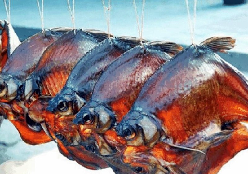 Hãy liệt kê món cá muối đặc sản được người Miêu tẩm ướp gia vị rất vừa miệng này vào cẩm nang các món quà du lịch Phượng Hoàng cổ trấn của bạn Hãy liệt kê món cá muối đặc sản được người Miêu tẩm ướp gia vị rất vừa miệng này vào cẩm nang các món quà du lịch Phượng Hoàng cổ trấn của bạn