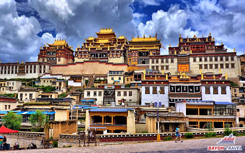 Nên đi Lệ Giang hay Phượng Hoàng Cổ Trấn? - Shangrila ấn tượng ở Lệ Giang Nên đi Lệ Giang hay Phượng Hoàng Cổ Trấn? - Shangrila ấn tượng ở Lệ Giang