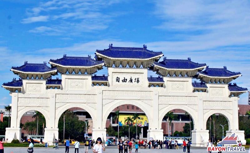 Nhà tưởng niệm Tưởng Giới Thạch là địa điểm văn hóa lịch sử nên tham quan khi ghé Đài Loan. Nhà tưởng niệm Tưởng Giới Thạch là địa điểm văn hóa lịch sử nên tham quan khi ghé Đài Loan.