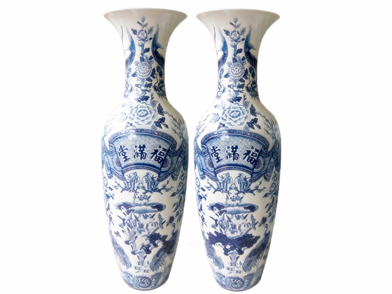 Những chiếc bình gốm cổ như thế này rất thích hợp đặt ở phòng khách để trang trí đều có bán ở Phượng Hoàng cổ trấn Những chiếc bình gốm cổ như thế này rất thích hợp đặt ở phòng khách để trang trí đều có bán ở Phượng Hoàng cổ trấn