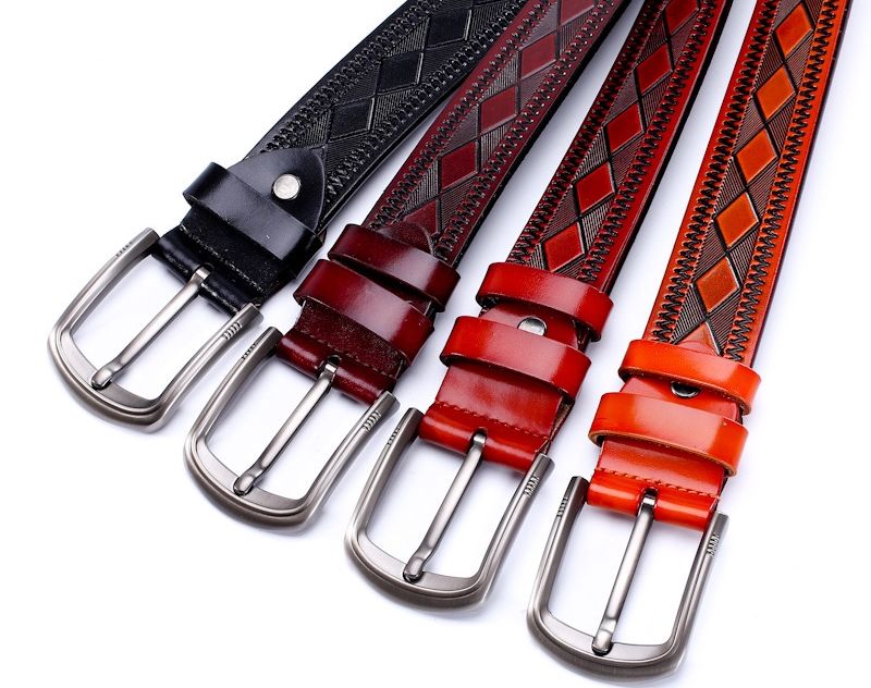 Những chiếc thắt lưng bằng vải thổ cẩm cũng đẹp và hiện đại không kém cạnh những món quà du lịch Phượng Hoàng Cổ Trấn khác(Ảnh: sưu tầm) Những chiếc thắt lưng bằng vải thổ cẩm cũng đẹp và hiện đại không kém cạnh những món quà du lịch Phượng Hoàng Cổ Trấn khác(Ảnh: sưu tầm)