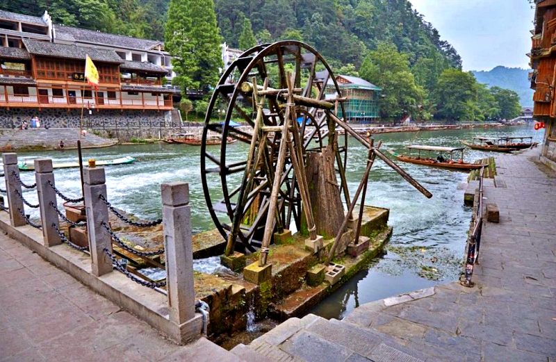 Thời tiết Phượng Hoàng Cổ Trấn tháng 10: Những công trình cổ của Phượng Hoàng Trấn Thời tiết Phượng Hoàng Cổ Trấn tháng 10: Những công trình cổ của Phượng Hoàng Trấn