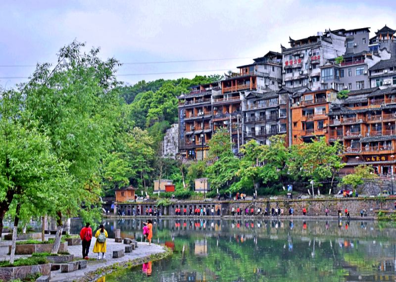 Phố cổ Phượng Hoàng phía tây của tỉnh Hồ Nam. Phố cổ Phượng Hoàng phía tây của tỉnh Hồ Nam.