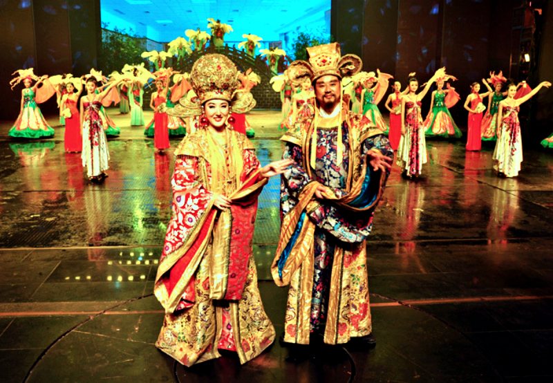 Phục trang đặc biệt luôn là yếu tố khiến cho các khán giả yêu thích show diễn – du lịch Hàng Châu Thượng Hải Phục trang đặc biệt luôn là yếu tố khiến cho các khán giả yêu thích show diễn – du lịch Hàng Châu Thượng Hải