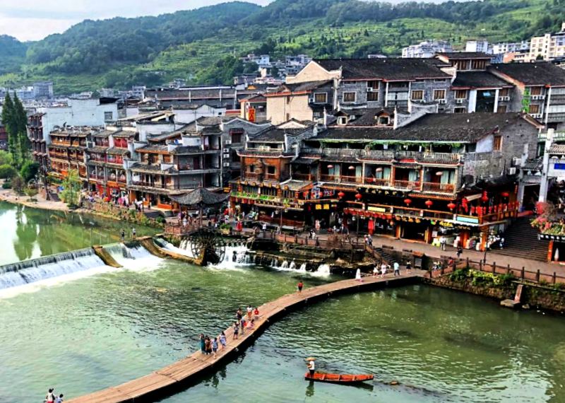 Phượng Hoàng cổ trấn mùa nào đẹp: Không khí Phượng Hoàng cổ trấn ngày xuân Phượng Hoàng cổ trấn mùa nào đẹp: Không khí Phượng Hoàng cổ trấn ngày xuân