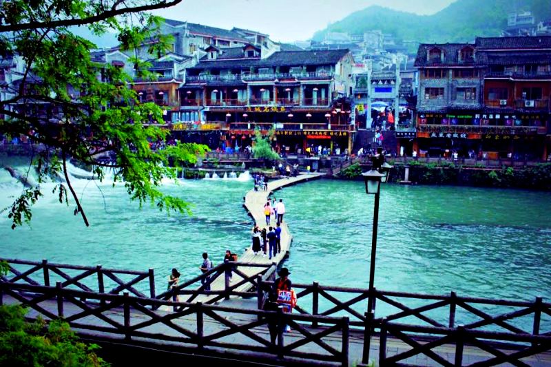 Phượng Hoàng cổ trấn mùa nào đẹp: Những khoảnh khắc đáng yêu tại Phượng Hoàng cổ trấn Phượng Hoàng cổ trấn mùa nào đẹp: Những khoảnh khắc đáng yêu tại Phượng Hoàng cổ trấn