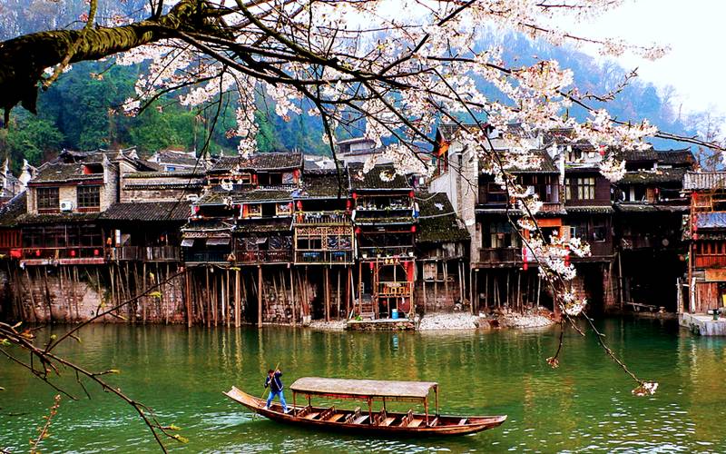 Phượng Hoàng cổ trấn mùa nào đẹp: Phượng Hoàng cổ trấn yên bình ngày xuân sang Phượng Hoàng cổ trấn mùa nào đẹp: Phượng Hoàng cổ trấn yên bình ngày xuân sang