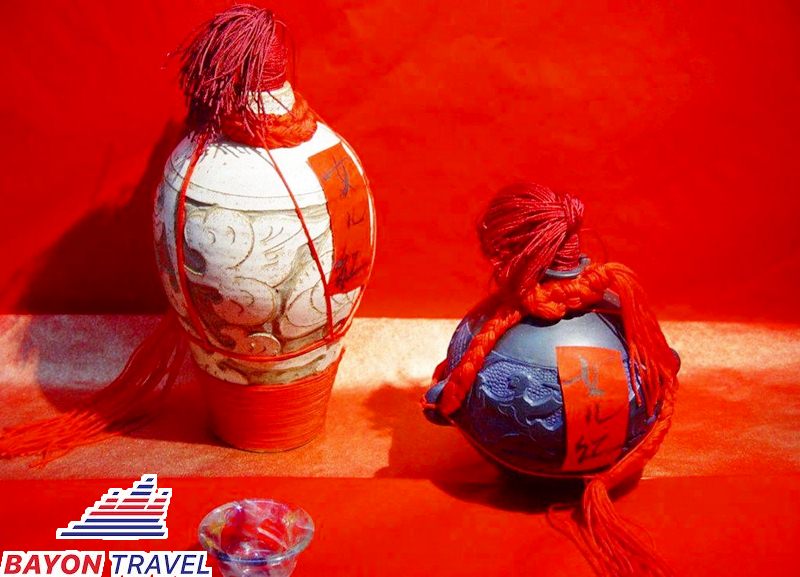 Rượu Nữ Nhi Hồng – mỹ tửu không thể không mua khi đi Phượng Hoàng Cổ Trấn Rượu Nữ Nhi Hồng – mỹ tửu không thể không mua khi đi Phượng Hoàng Cổ Trấn