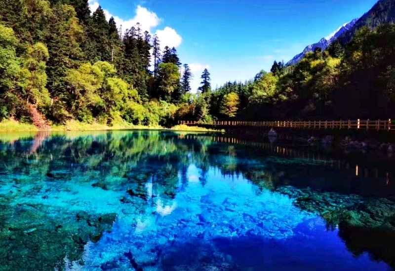 Sắc trời trong vắt hằn in lên mặt hồ khi vào thu - du lịch Cửu Trại Câu Sắc trời trong vắt hằn in lên mặt hồ khi vào thu - du lịch Cửu Trại Câu