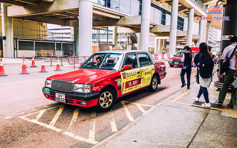 Đi du lịch đến Hong Kong du khách cần biết quy định đón taxi phải đứng ngay đúng điểm dừng đỗ Đi du lịch đến Hong Kong du khách cần biết quy định đón taxi phải đứng ngay đúng điểm dừng đỗ