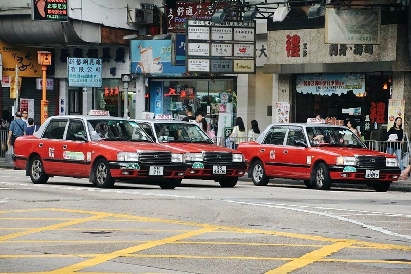 Taxi ở Hồng Kông có giá rất mắc nên hạn chế sử dụng trong chuyến du lịch của mình Taxi ở Hồng Kông có giá rất mắc nên hạn chế sử dụng trong chuyến du lịch của mình