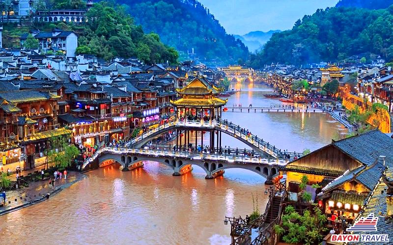 Tham quan một số địa điểm có tốn phí Tham quan một số địa điểm có tốn phí