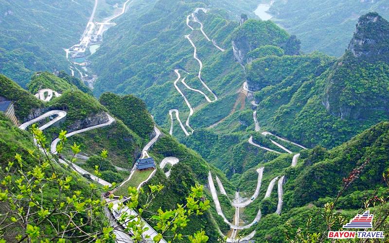 Các tour du lịch Phượng Hoàng Cổ Trấn: Thiên Môn Sơn với 99 khúc cua (Ảnh sưu tầm) Các tour du lịch Phượng Hoàng Cổ Trấn: Thiên Môn Sơn với 99 khúc cua (Ảnh sưu tầm)