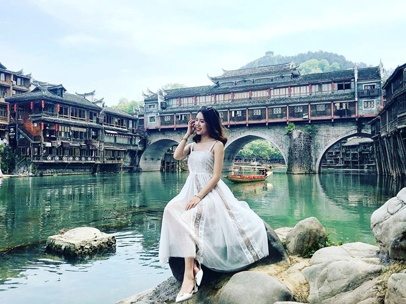 Đi du lịch chiêm ngưỡng Phượng Hoàng Cổ Trấn vào mùa hè đẹp long lanh dưới nắng hạ Đi du lịch chiêm ngưỡng Phượng Hoàng Cổ Trấn vào mùa hè đẹp long lanh dưới nắng hạ