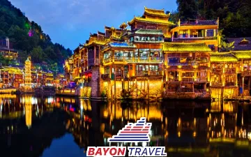 Du lịch Phượng Hoàng Cổ Trấn Trương Gia Giới tìm hiểu kiến trúc Điếu Cước Lâu