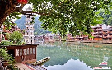 Xuôi dòng Đà Giang - Đặc sản du lịch Phượng Hoàng Cổ Trấn