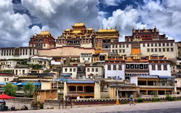 Muốn đi Shangrila Tiểu Tây Tạng? Chọn ngay tour du lịch Lệ Giang cổ trấn