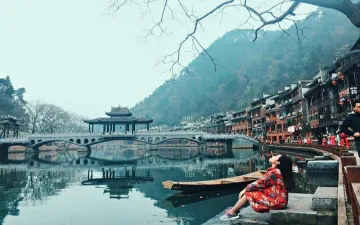 Đi du lịch Phượng Hoàng Cổ Trấn tự túc – Trào Lưu Xê Dịch Mới