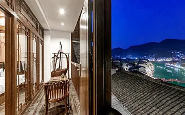 Cẩm nang du lịch Phượng Hoàng Cổ Trấn: Top 7 khách sạn vừa đẹp vừa gần trung tâm