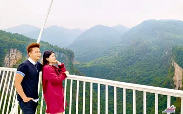 Theo chân ca sĩ Kha Ly khám phá Phượng Hoàng Cổ Trấn
