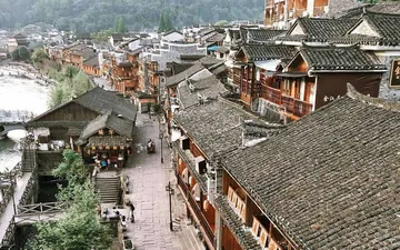 Du lịch Phượng Hoàng Cổ Trấn: Khám phá những góc phố nhỏ xinh hớp hồn du khách