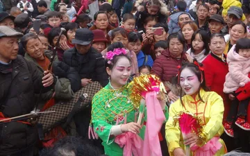 Du lịch Phượng Hoàng Cổ Trấn Tết ta này để hòa mình vào mùa lễ hội lớn nhất năm