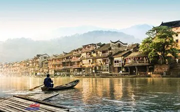 Nên đi phượng hoàng cổ trấn vào tháng mấy là thích hợp nhất