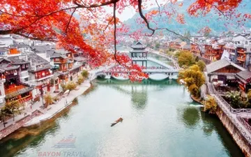 Lạc vào tiên cảnh khi đi du lịch Phượng Hoàng Cổ Trấn mùa thu