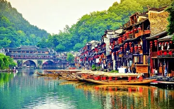 Lưu ý dành cho bạn trước khi du lịch Phượng Hoàng Cổ Trấn Trương Gia Giới (P1)