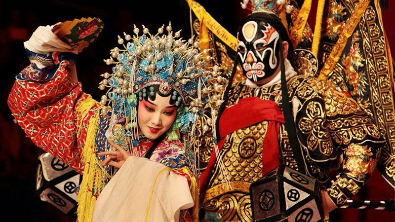 Thưởng thức các vở kinh kịch độc đáo và hấp dẫn nét đặc trưng của du lịch Trung Quốc Phượng Hoàng cổ trấn Thưởng thức các vở kinh kịch độc đáo và hấp dẫn nét đặc trưng của du lịch Trung Quốc Phượng Hoàng cổ trấn