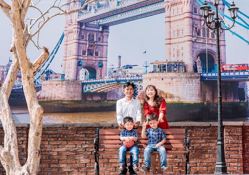 Các đoàn du lịch gia đình nhỏ cũng không ngoại lệ, luôn bị thu hút bởi phim trường Mekong này Các đoàn du lịch gia đình nhỏ cũng không ngoại lệ, luôn bị thu hút bởi phim trường Mekong này