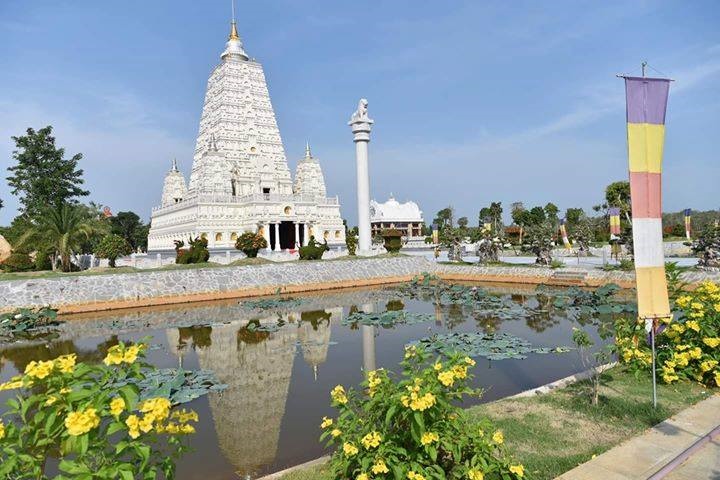 Đoàn du lịch Cần Thơ Đồng Tháp sẽ được cúng dường thiền viện Trúc Lâm Chánh Giác lớn nhất tại Tiền Giang Đoàn du lịch Cần Thơ Đồng Tháp sẽ được cúng dường thiền viện Trúc Lâm Chánh Giác lớn nhất tại Tiền Giang