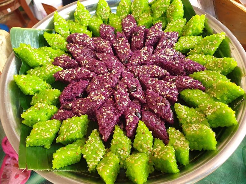 Khách du lịch sẽ không thể kiềm chế bởi độ hấp dẫn của những món bánh nhiều màu sắc tại Làng Bột Khách du lịch sẽ không thể kiềm chế bởi độ hấp dẫn của những món bánh nhiều màu sắc tại Làng Bột