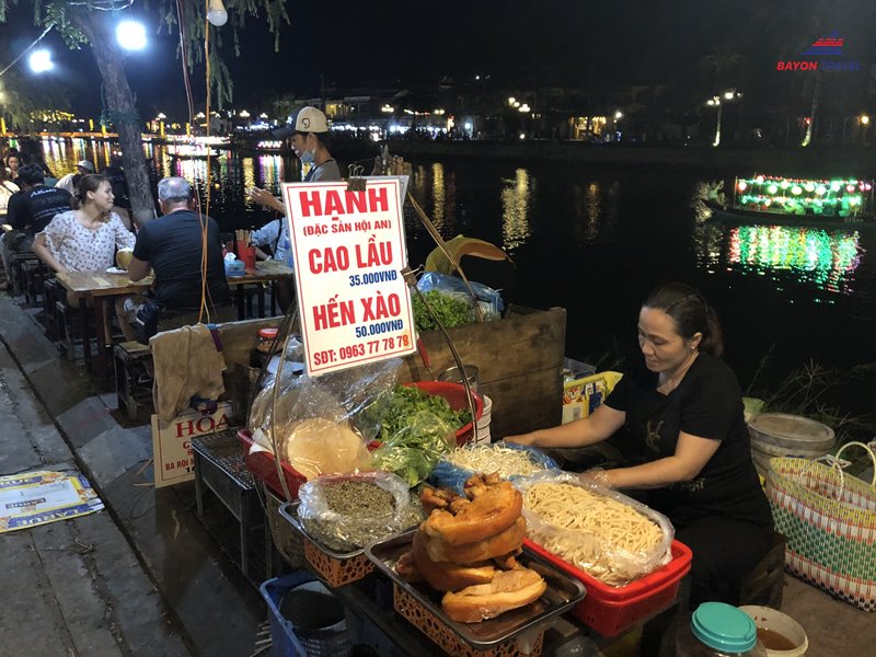 Khách du lịch đến đây sẽ khám phá phố đi bộ và thưởng thức hàng ăn vặt đặc sản Đà Nẵng vào đêm Khách du lịch đến đây sẽ khám phá phố đi bộ và thưởng thức hàng ăn vặt đặc sản Đà Nẵng vào đêm