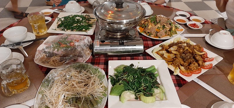 Bữa ăn chất lượng là tiêu chí đảm bảo của Bayon Travel trong mỗi tour du lịch Bữa ăn chất lượng là tiêu chí đảm bảo của Bayon Travel trong mỗi tour du lịch