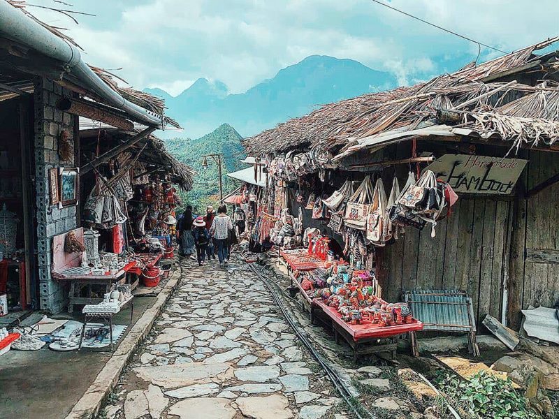 Những sản vật đặc trưng của Bản Cát Cát cũng là một điểm thu hút khách du lịch Sapa Những sản vật đặc trưng của Bản Cát Cát cũng là một điểm thu hút khách du lịch Sapa