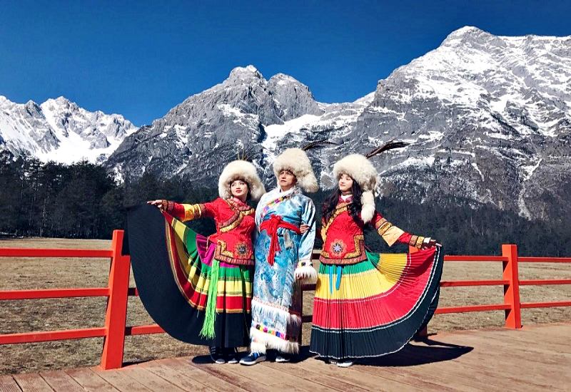 Trang phục của người Naxi được khám phá trong tour Lệ Giang cổ trấn (Ảnh sưu tầm) Trang phục của người Naxi được khám phá trong tour Lệ Giang cổ trấn (Ảnh sưu tầm)