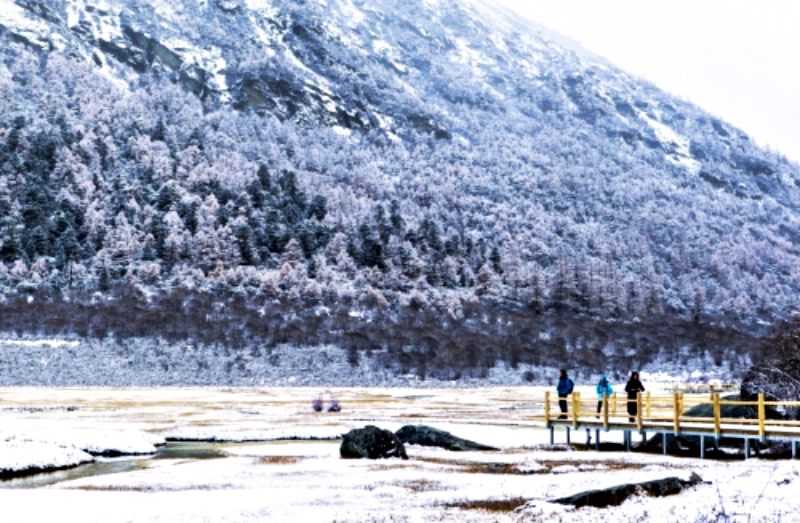 Tuyết phủ trắng xóa tại Tứ Xuyên - du lịch Tứ Xuyên Tuyết phủ trắng xóa tại Tứ Xuyên - du lịch Tứ Xuyên