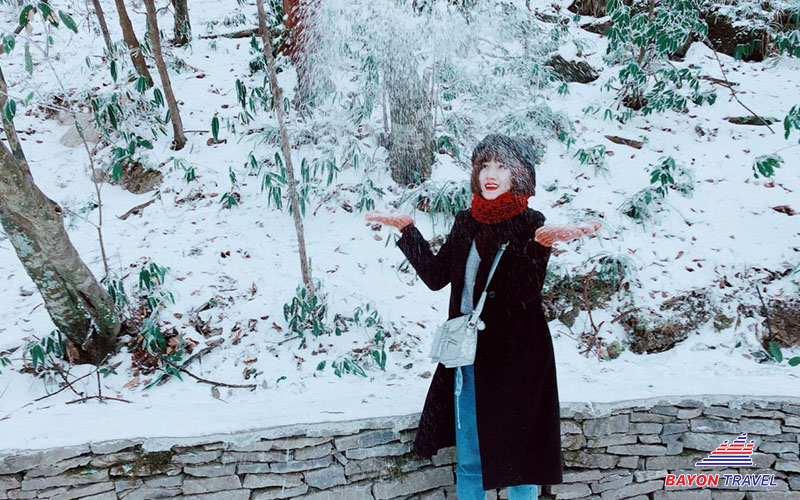 Du khách sẽ tha hổ check-in cảnh tuyết phủ khắp nơi vào mùa đông ở Phượng Hoàng cổ trấn Du khách sẽ tha hổ check-in cảnh tuyết phủ khắp nơi vào mùa đông ở Phượng Hoàng cổ trấn