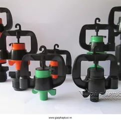 Hệ thống Tưới cho cây sầu riêng với béc G8 Hi Lạp (1)