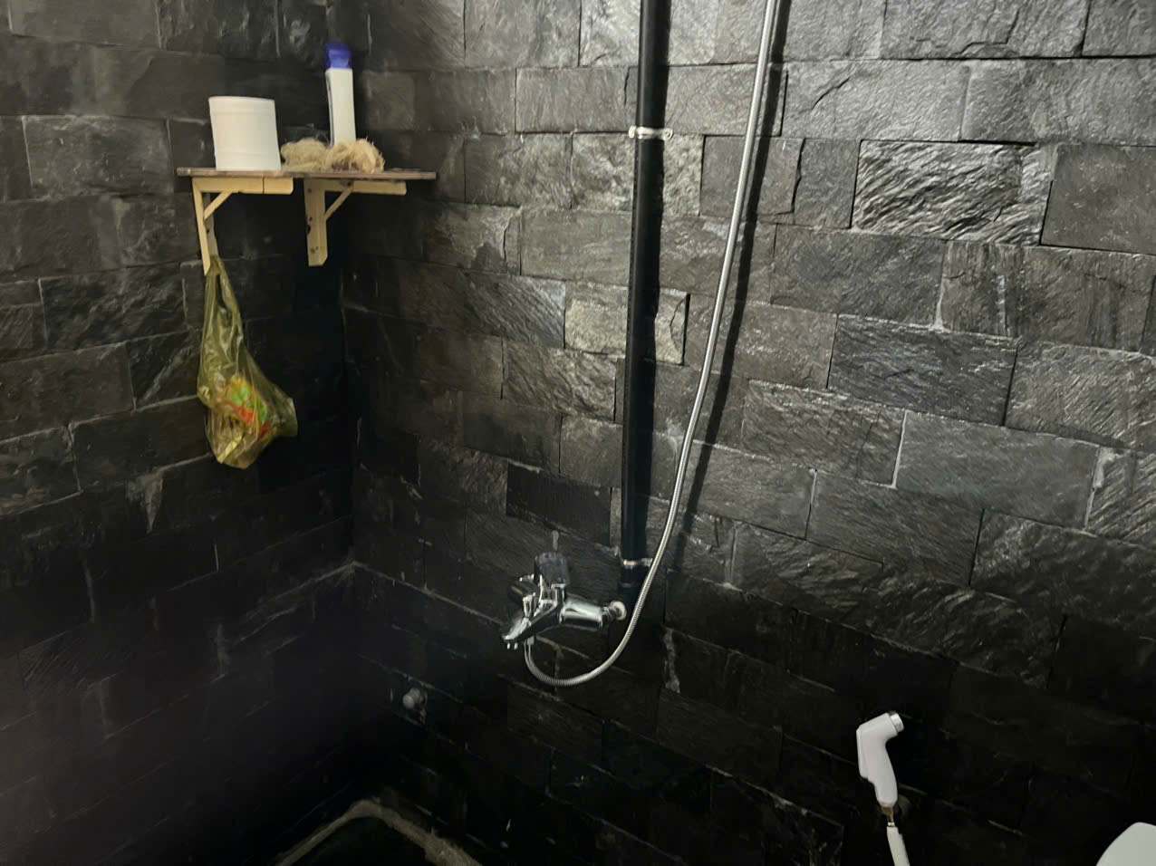 Lắp sen tắm Nóng Lạnh Đồng Thau Lắp sen tắm Nóng Lạnh Đồng Thau